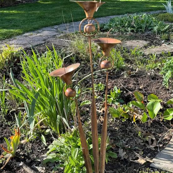 Triple Bluebells Garden Stake, Metal Flower Decoration with Bell, Calla Lilies Yard Art Sculpture, Rustic Handmade Ornament for Outdoor Lawn Patio