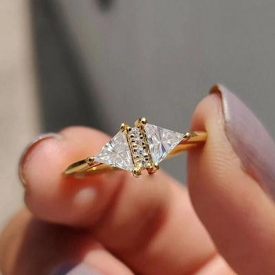 Huitan Chic Triangle Cubic Zirconia Women Rings Luxury Gold Color Wedding Band Accessories Simple Fashion Female Jewelry New