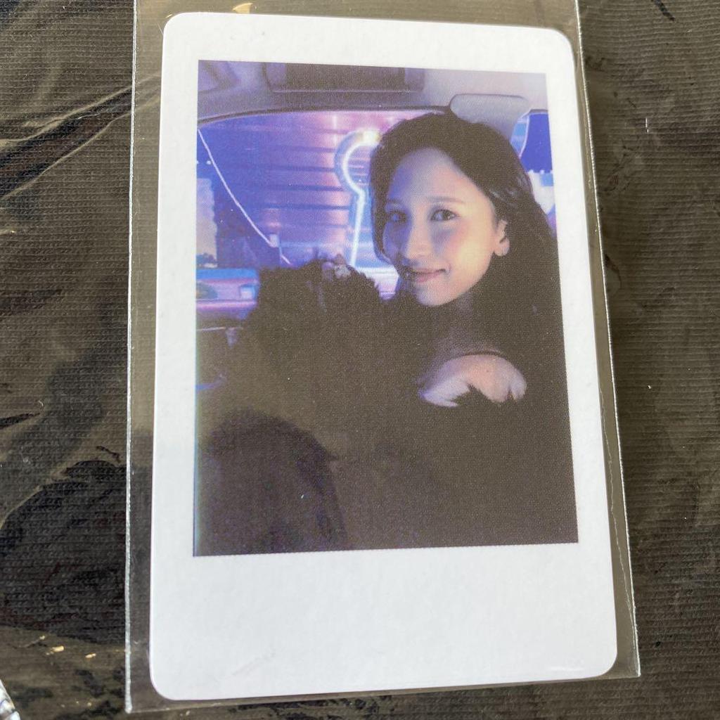 [USED] TWICE trading card ready to be