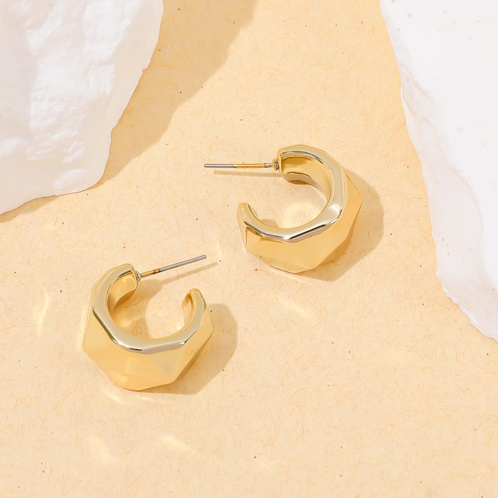 European and American irregular earrings geometric stainless steel personalized fashion stud earrings K gold titanium steel irregular light luxury