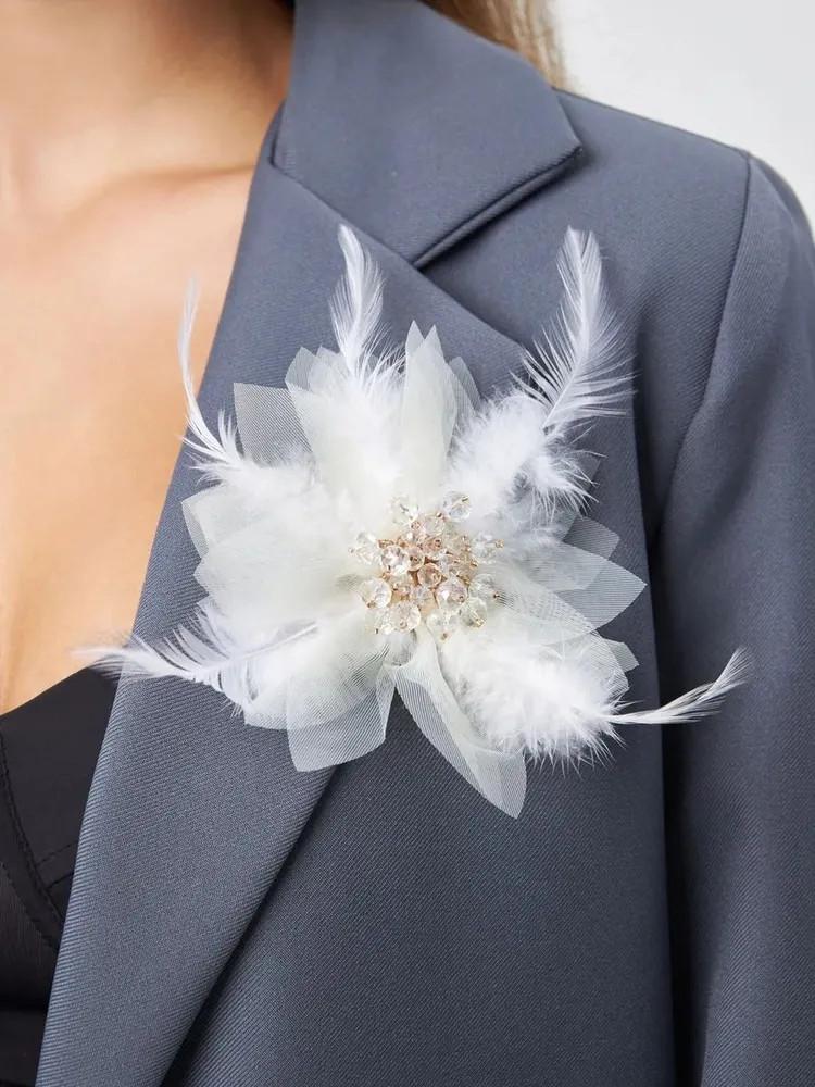 Luksuriøs diamantinnlagt sommerfuglbrosje, eksklusiv følelse for kvinner, brystblomst, allsidig klestilbehør