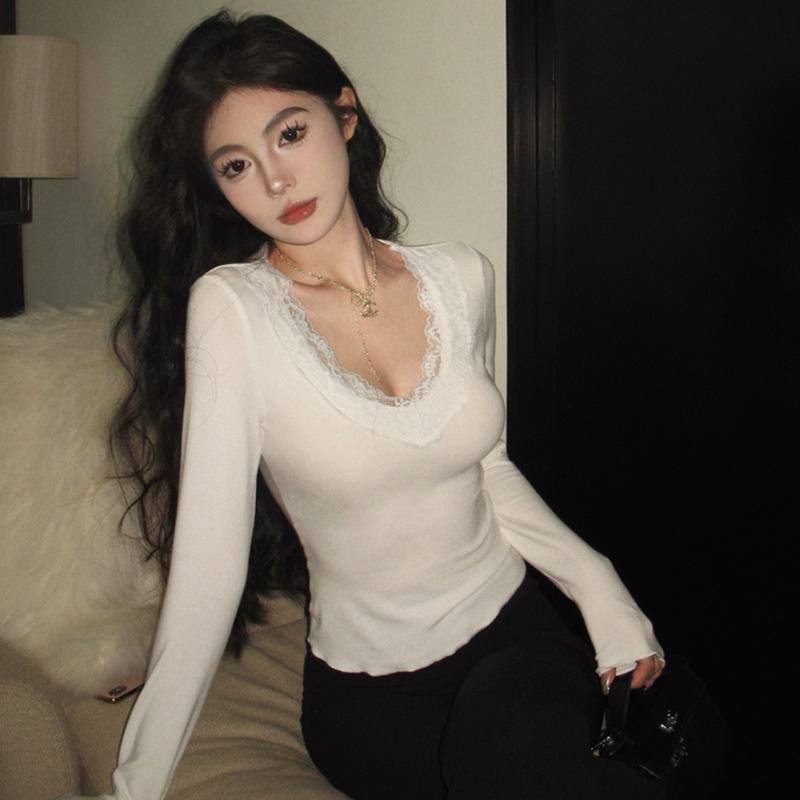 Lace Bottoming Shirt for Women in Autumn Winter New Style Long-sleeved T-shirt Pure Desire V-neck