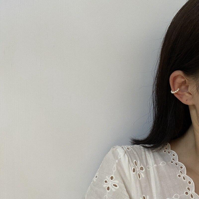 Elegant Simple Circle Pearl Ear Cuff Fake Piercing Clip On Earrings for Women Egirl Fashion Pearls Earcuff Earrings Jewelry