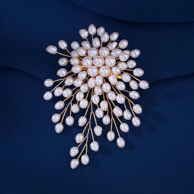 

Elegant Handmade Pearl Brooch - Women s Unique Niche Design for Jacket Accessories