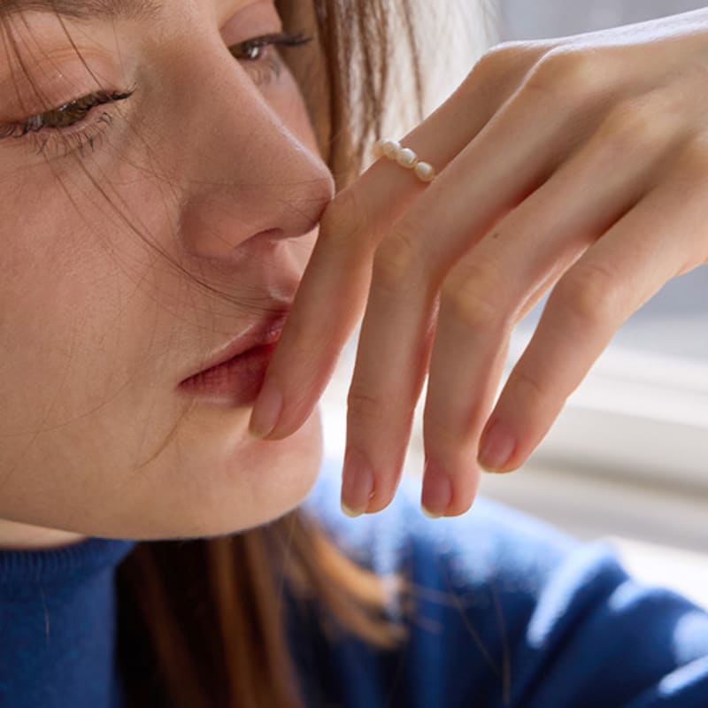 PAIGEFLYNN JEWELRY [925 Silver] Flynn Freshwater Pearl Band Ring