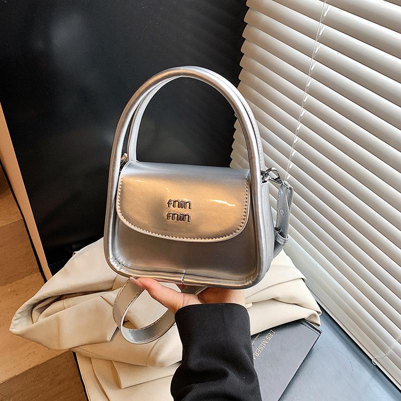 Niche design portable commuter bag women's 2025 new trendy fashion glossy small square bag shoulder messenger bag