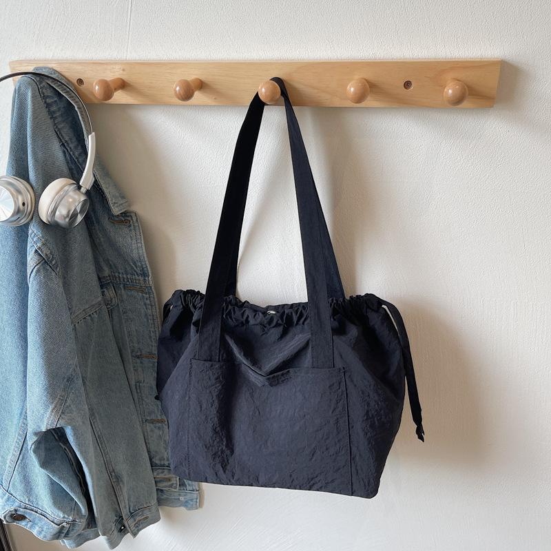 Spring and summer nylon cloth bag women's new casual versatile shoulder bag large-capacity commuter tote bag