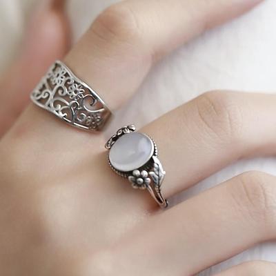 Retro Hohlblumenring: Damen Ring mit offenem Finger, leichter Luxus, Used-Look, vielseitig für den Zeigefinger, stilvoll und trendy.