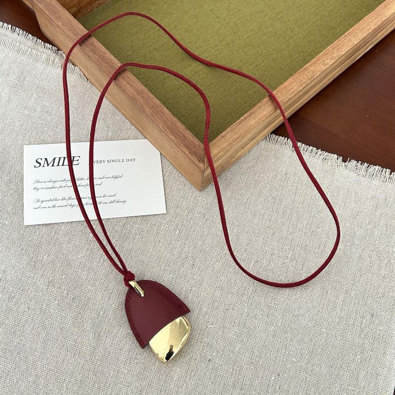 Minar Women'S Black & Blue Color-Block Pu Leather Necklace With Metal Pinecone Pendant