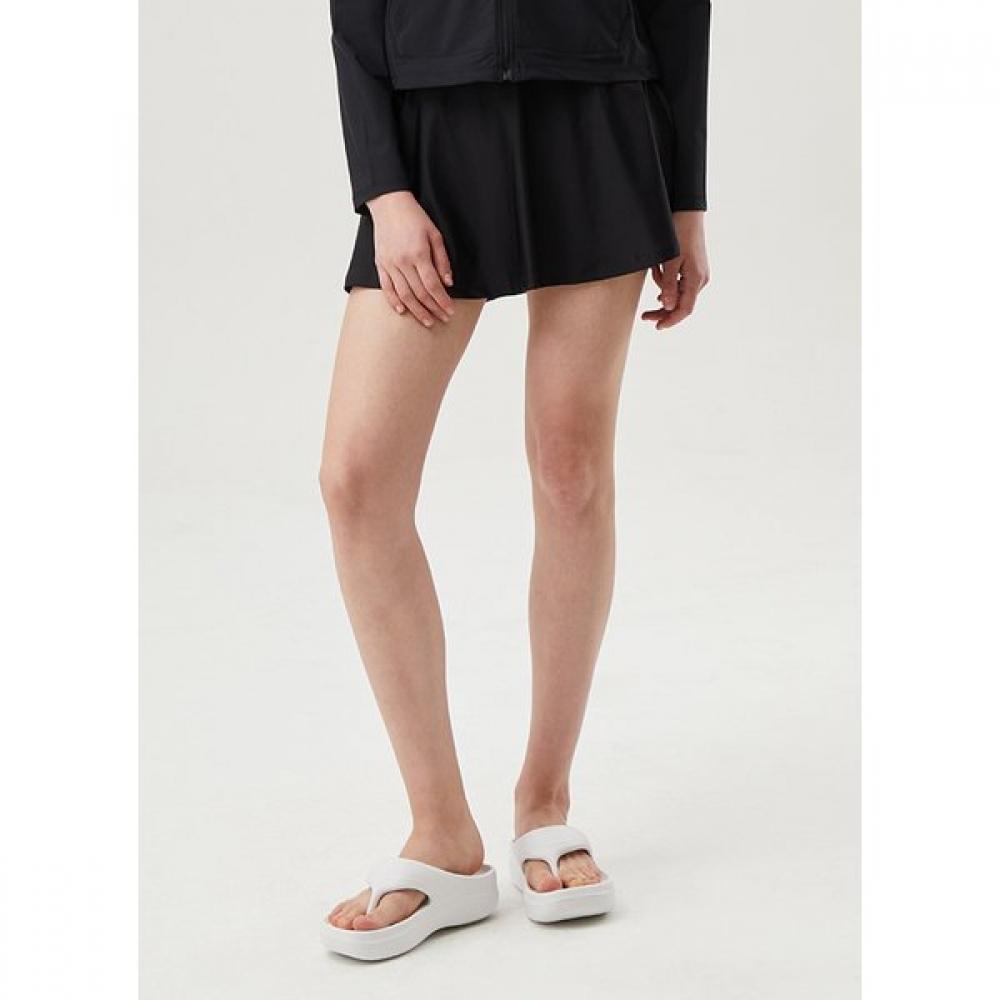 

Le Coq Sportif Skirt With Inner Pants Blk Qp222ssk54 BLK black/70 S