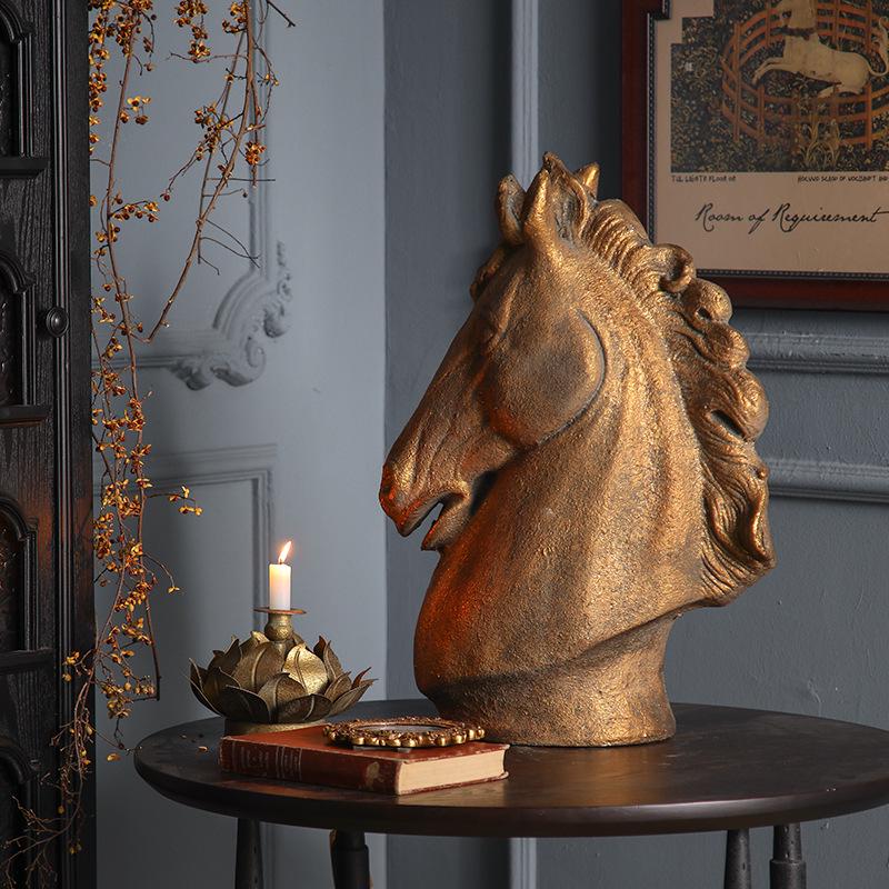 European Court Style Retro Distressed Horse Head Ornament for Year of the Horse - High-End Entrance Hall Decor with Auspicious Craftsmanship