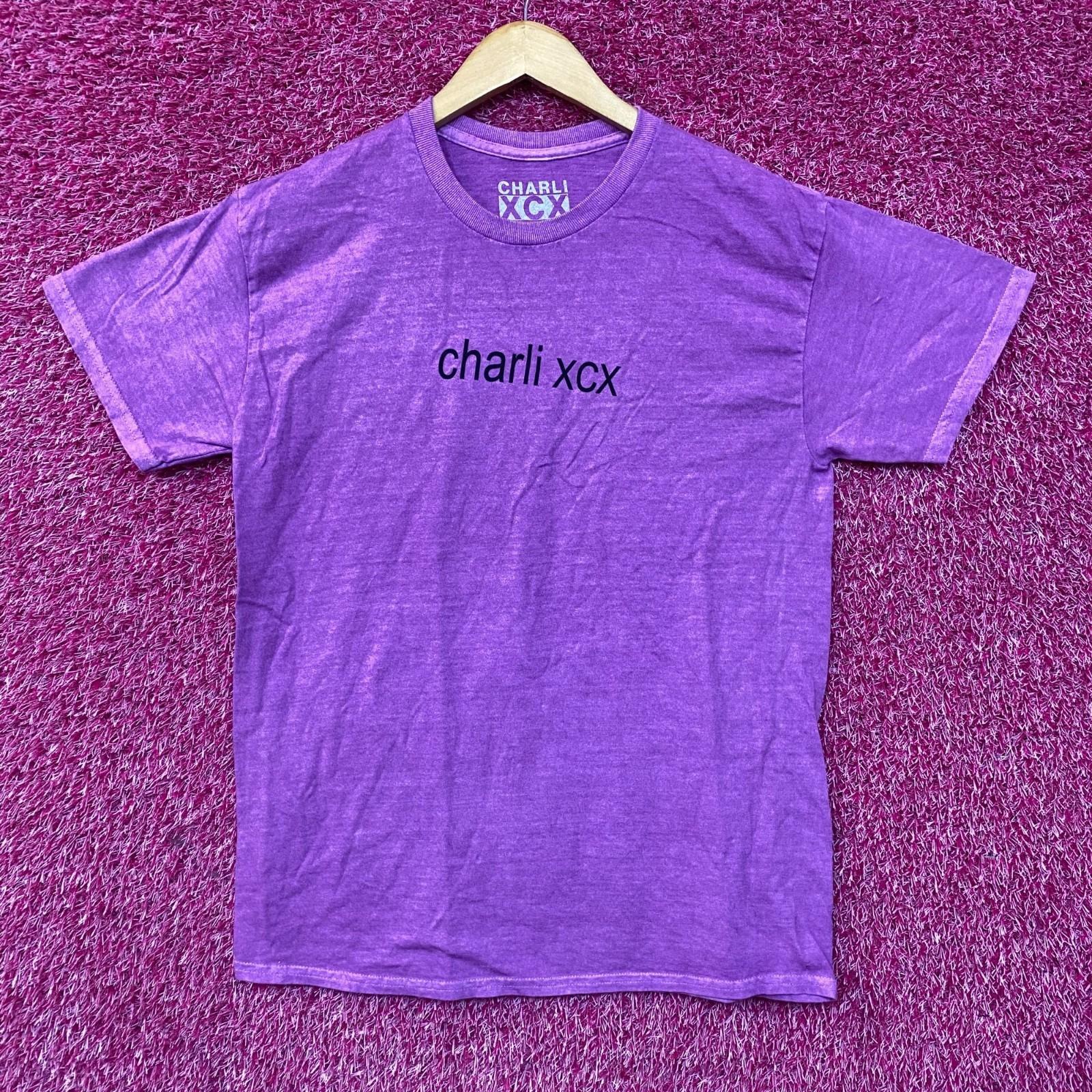 Футболка Charli XCX Everything is Romantic Brat L