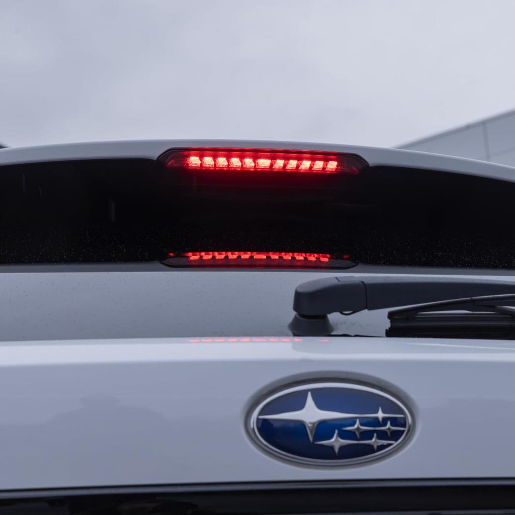 Luz de Freio LED Valenti Jewel Tipo 1 para Subaru Certificada Padrão de Segurança Leve Levorg/Layback/Forester, Fumê/Cromo Preto, Compatível,