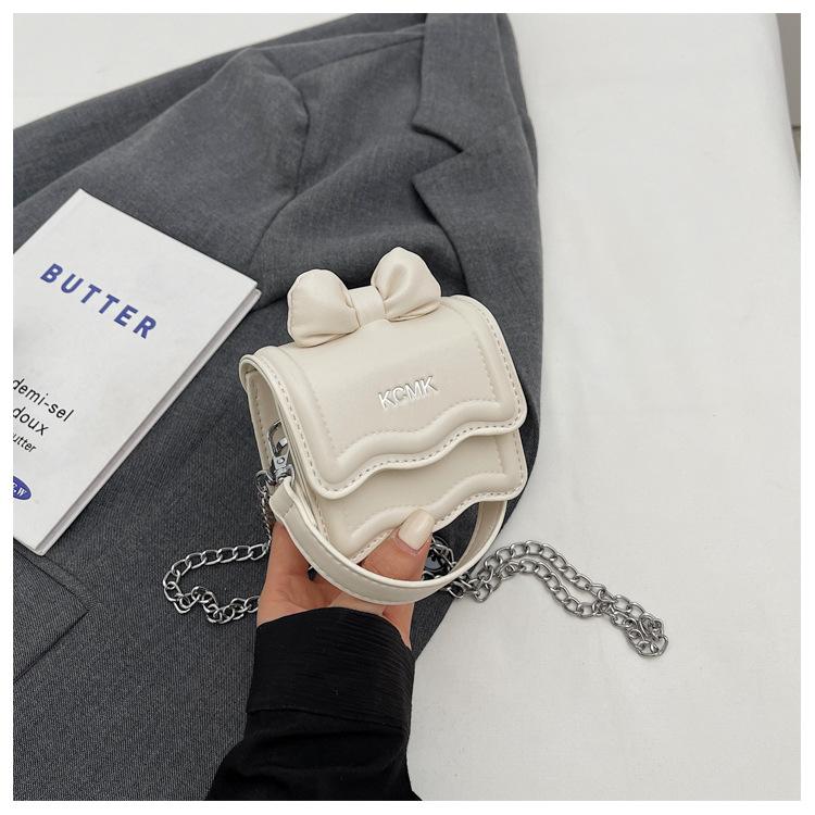 

Niche design bow small bag women s 2025 new Korean version foreign style small square bag chain messenger bag mouth red envelope