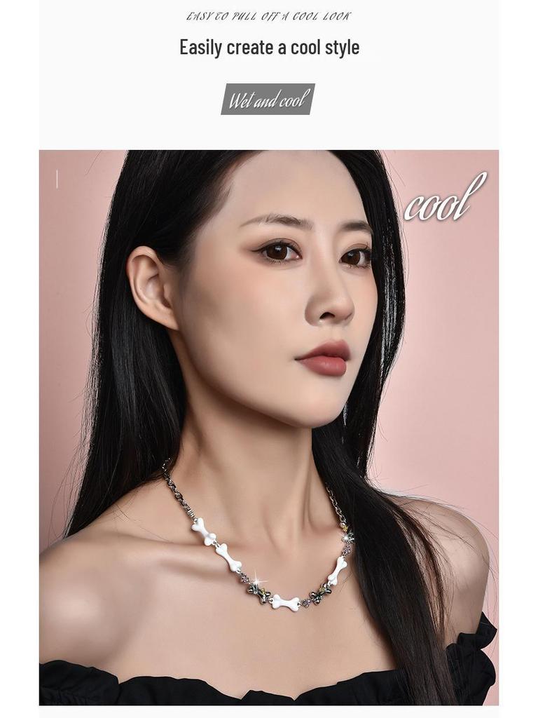 Niszowy naszyjnik choker z cyrkoniami z serii Bone: Modny Słodki Naszyjnik Cool z Osobliwością Modny Łańcuszek na Obojczyk.