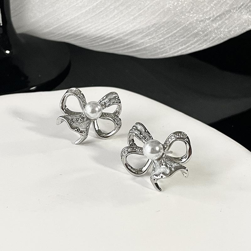 Нишевый Дизайн Темперамент Бант Холодный Ветер Высококачественные Серьги Персонализированные Ряд Страз Клипсы для Ушей Серьги Без Прокола Ушей