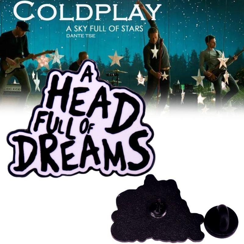 Stylowa przypinka / odznaka z albumu muzycznego Coldplay Dream Overload Prezent dla fana w kolorze czarnym