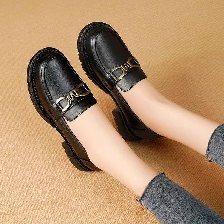 Loafers women's 2025 autumn new British soft leather soft sole comfortable versatile one-pedal small leather shoes casual single shoes