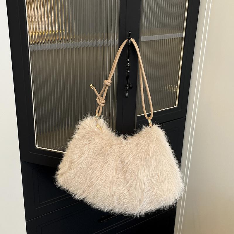 Plush bag women's large capacity 2025 new autumn and winter versatile casual single shoulder underarm bag, fluffy dumpling bag