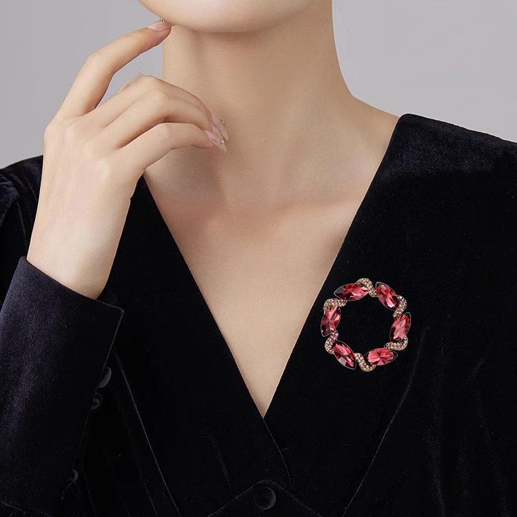 Sapphire Flower Brooch - High-end, Exquisite Crystal Flower Wreath Pin, Unique Design, Rare Piece.