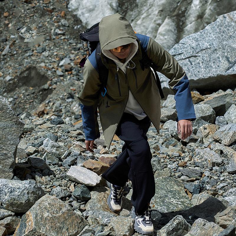 Li-Ning Cf Trace Dragon Armor Series Color-Block Hooded Water-Resistant 3-In-1 Fleece-Lined Outdoor Sports Jacket Men Outdoor Sports Jacket AFDT819-2