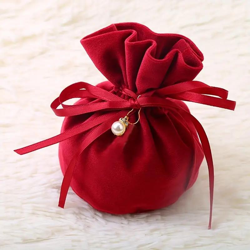 1 szt. Elegancki czerwony aksamitny woreczek na upominki ślubne z perłową zawieszką, zamykany na jedwabną wstążkę, woreczek na słodycze na upominki ślubne,
