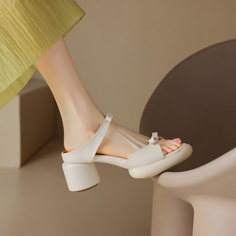 Летние женские повседневные большие размеры прохладные шлепанцы толстая подошва нескользящие удобные толстая подошва квадратный каблук босоножки женские новые шлепанцы на высоком каблуке 34