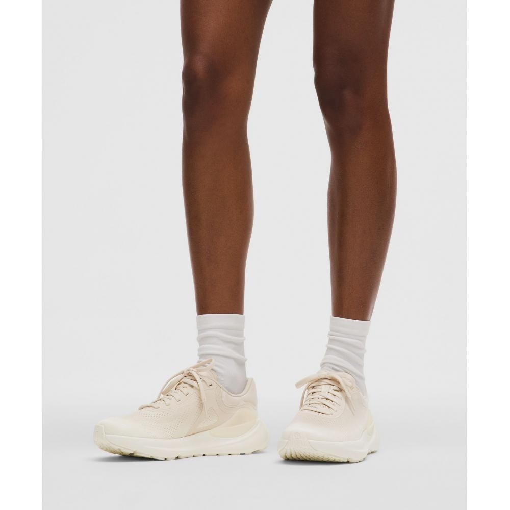 Lululemon Women S Beyondfeel Running Shoe breakfaSt Tea Coconut Ivory Coconut Ivory