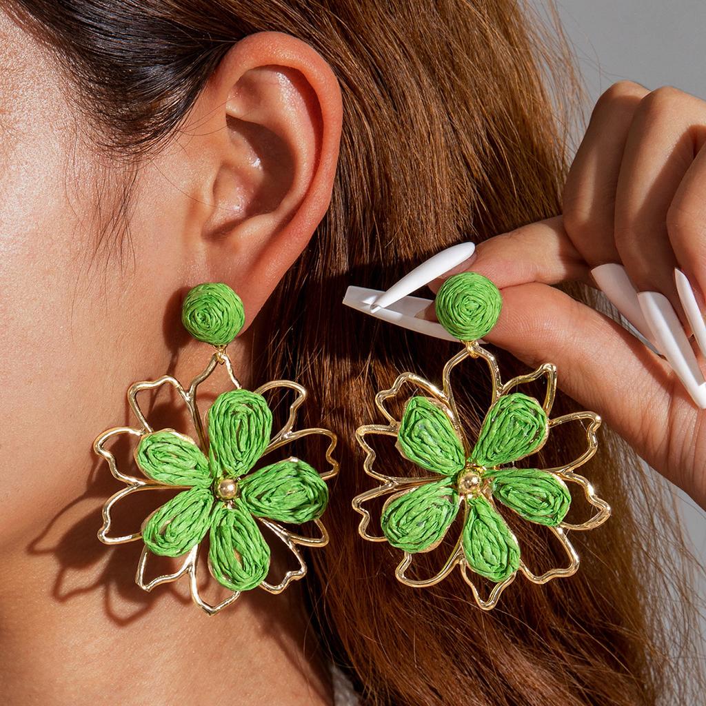 Summer hand-woven raffia stud earrings women's sweet temperament earrings pastoral atmosphere flower earrings