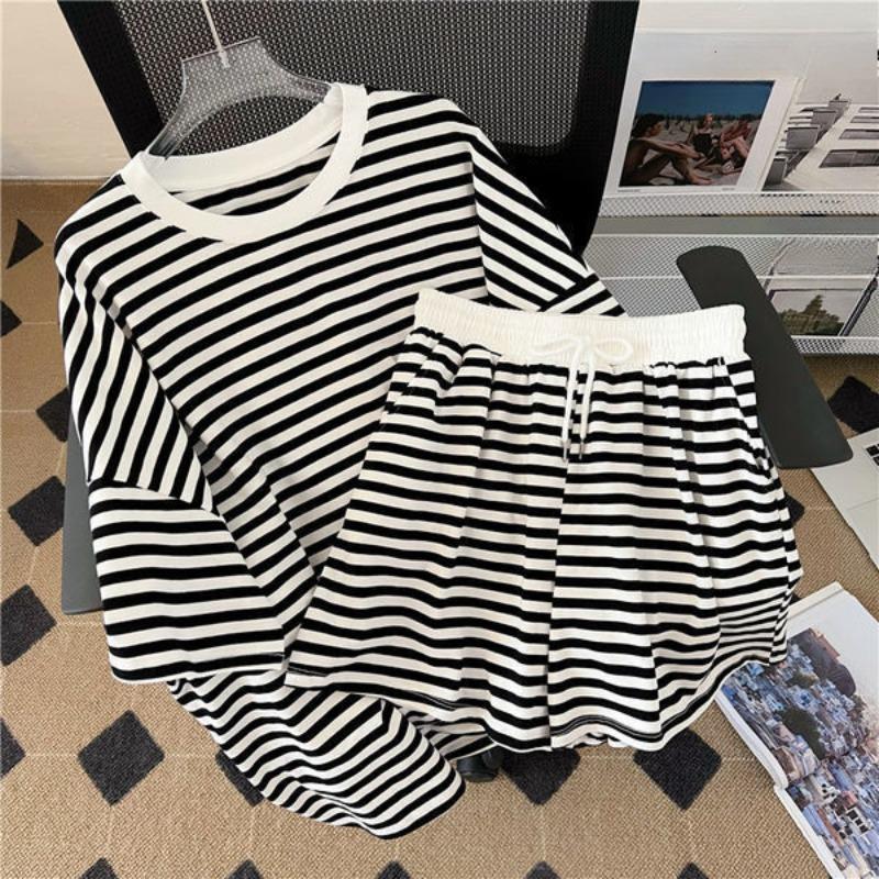 GMXIA Casual Sportswear Set Women 200 Pounds, College Style Striped Color Loose and Fashionable Short-sleeved T-shirt and Shorts, A Two-piece Set
