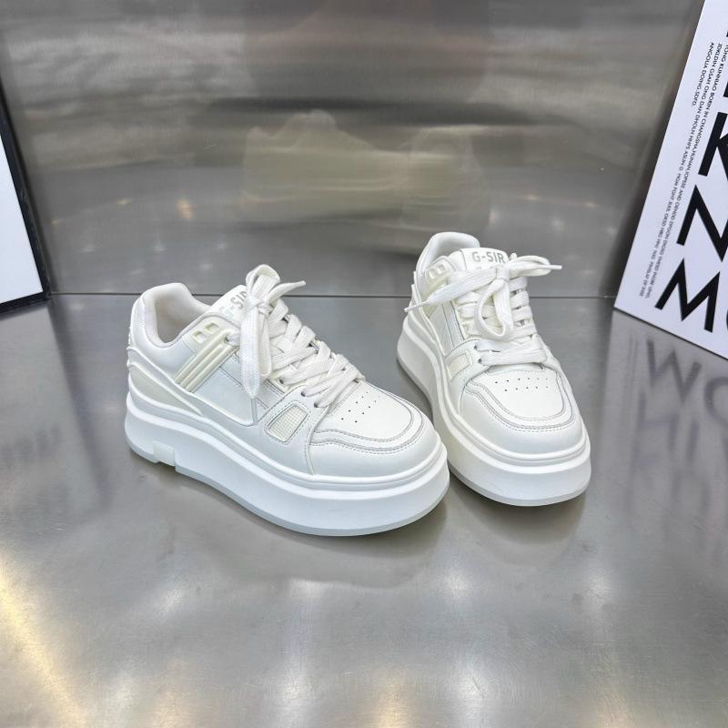 Mode kleine weiße Schuhe Damen 2025 Frühling neue Plateau-Freizeitschuhe vielseitige leichte Schnür-Board-Schuhe Muffin-Schuhe