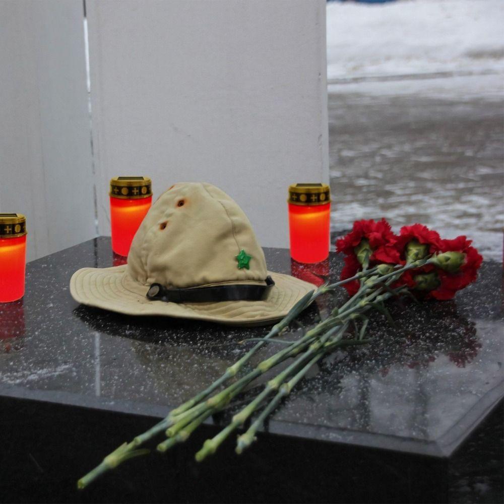 Flameless Solar Cemetery Candle Light Waterproof Electronic Candle Light Grave Memorial Tribute