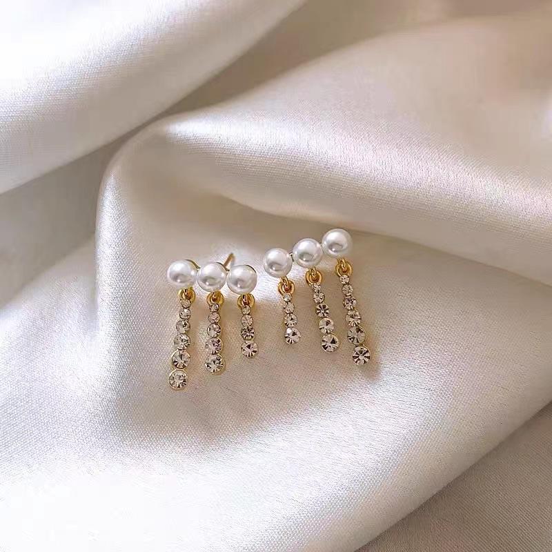 „Cercei eleganti cu perle cu ace de argint – Design de lux și lumină de nișă pentru doamnele elegante”