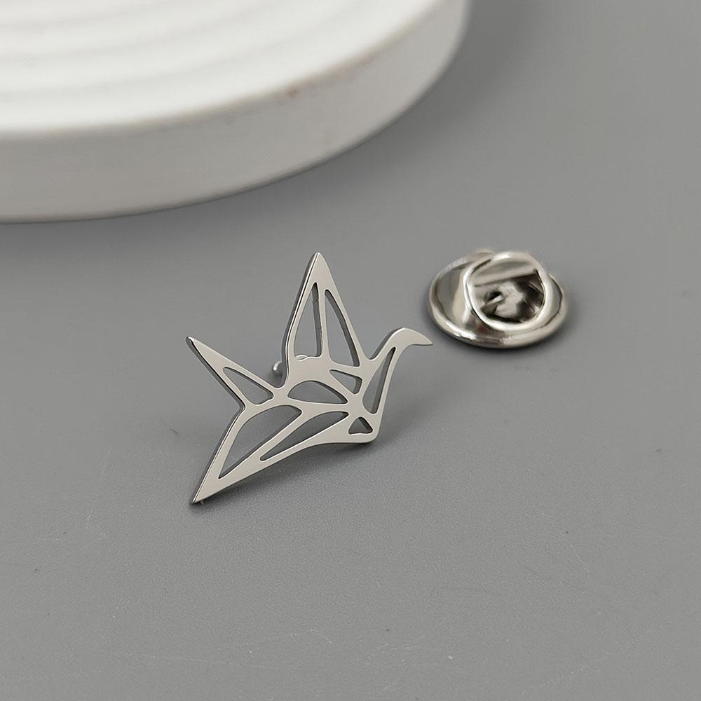 

Origami crane shaped metal brooch/cufflinks, men s fashion stainless steel animal badge, women s elegant corsage.