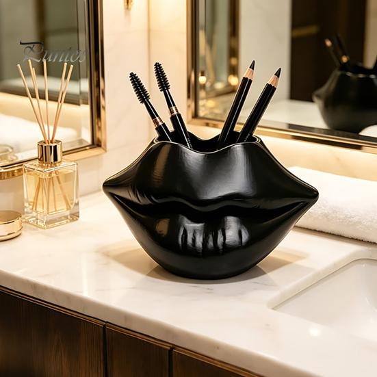 Creative Gift for Beauty Lovers Lip Shaped Storage Box, Decorative 3D Printed PLA Sculpture, Modern Home Office Ornaments Art Ornament Makeup Brushes