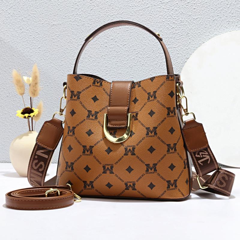 This year's popular bag 2025 new bag women's messenger bag casual pass women's bag bucket bag