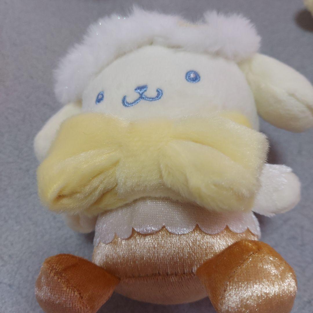 Pompompurin stuffed mascot