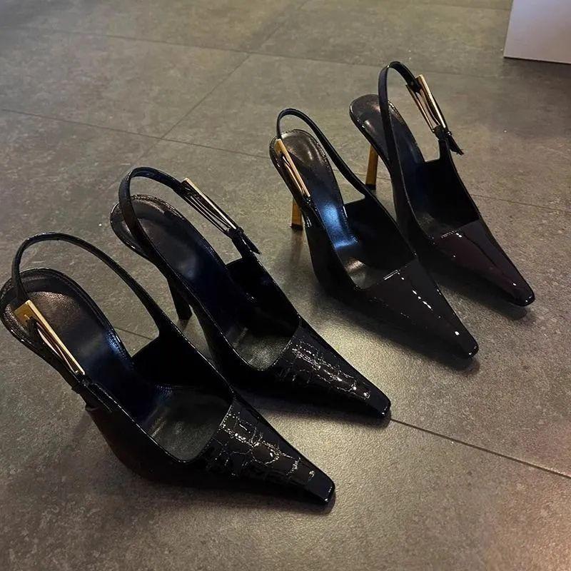 Černé vysoké podpatky špičaté tenké podpatky jaro nový temperament vysoký smysl sexy lakovaná kůže jednobarevné boty dámské s taškou sandály s krytou špičkou