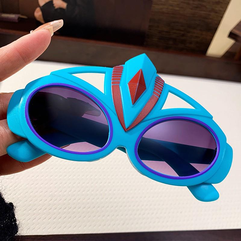 2025 Korean Style Kids' Sunglasses: Cute Cartoon Ultraman Design for Boys and Girls