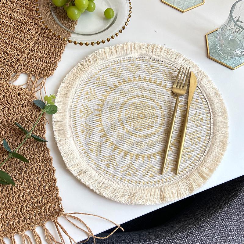 4er Set Boho Gewebte runde Tischsets Handgemachte Tischsets Gewebte Jute Quastenmatte RetroTischdekor Fransen Kaffeematte Fellknäuel Essmatte Pompom Home Decor