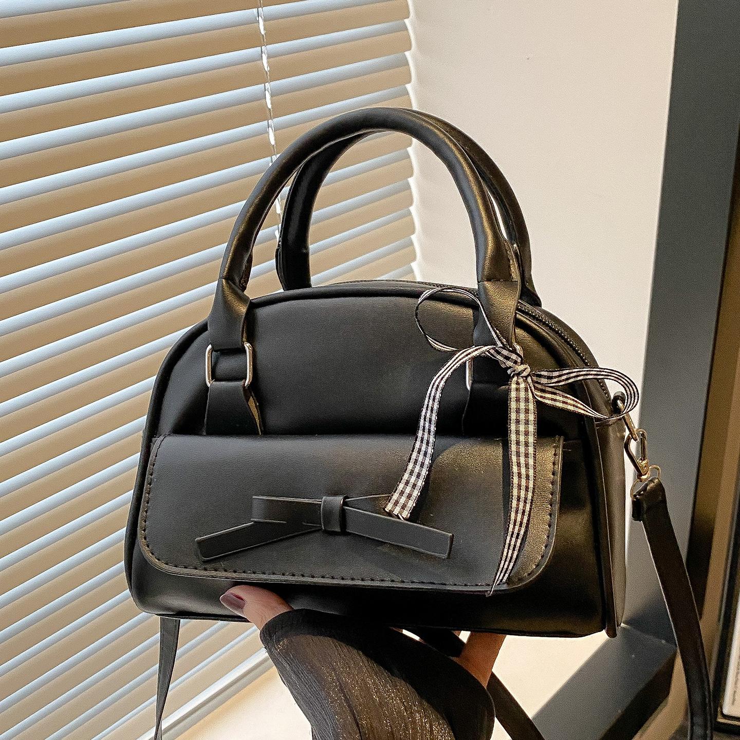 

Модный тренд сумка-подушка женская 2025 новая дорожная большая вместимость сумка на плечо премиальная повседневная сумка под мышкой чёрный