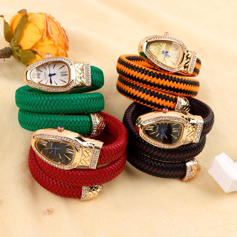 Snake Watch Creative Quartz Watches Dame Rhinestone Leather Armbånd Armbåndsur