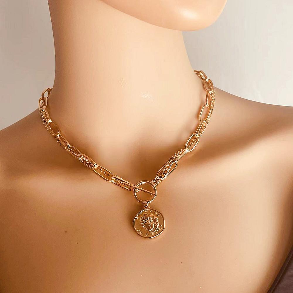 European and American exaggeration, simple and versatile collarbone chain accessories women, side chain thick chain temperament street 