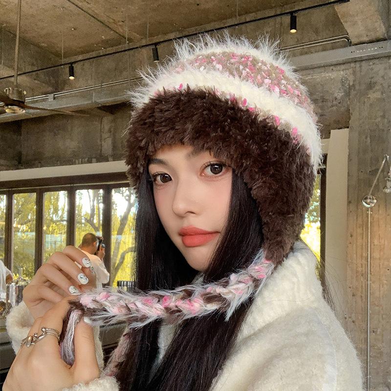 

Осенне-зимняя плюшевая вязаная шерстяная шапка, многоцветная, защита от холода, защита ушей, детская, подчеркивающая лицо, маленькая шапка-пуловер, тренд