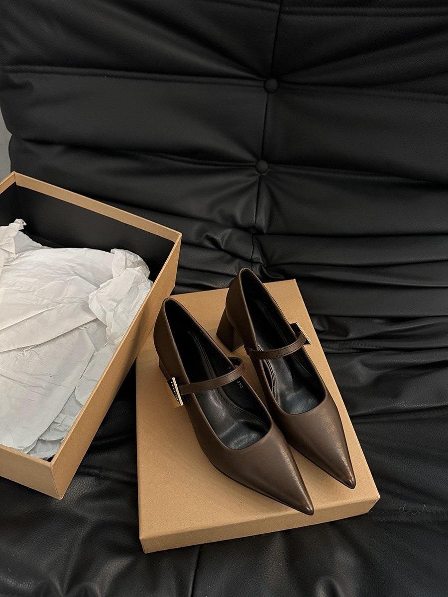 

Заостренные серебристые туфли Мэри Джейн из мелкой кожи женские туфли с юбкой дизайн на среднем и высоком каблуке одинарные туфли 40 коричневый