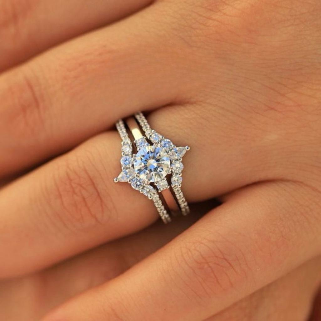 Luxury Exquisite Three-piece Ring, White Gold Inlaid Zircon Women's Diamond Ring, Simple and Creative Love Ring