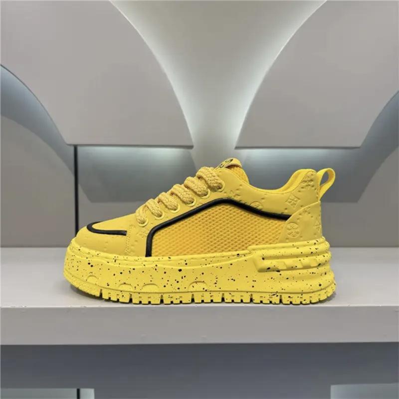 Scarpe sportive casual estive nuove alla moda in rete con suola spessa comode casual