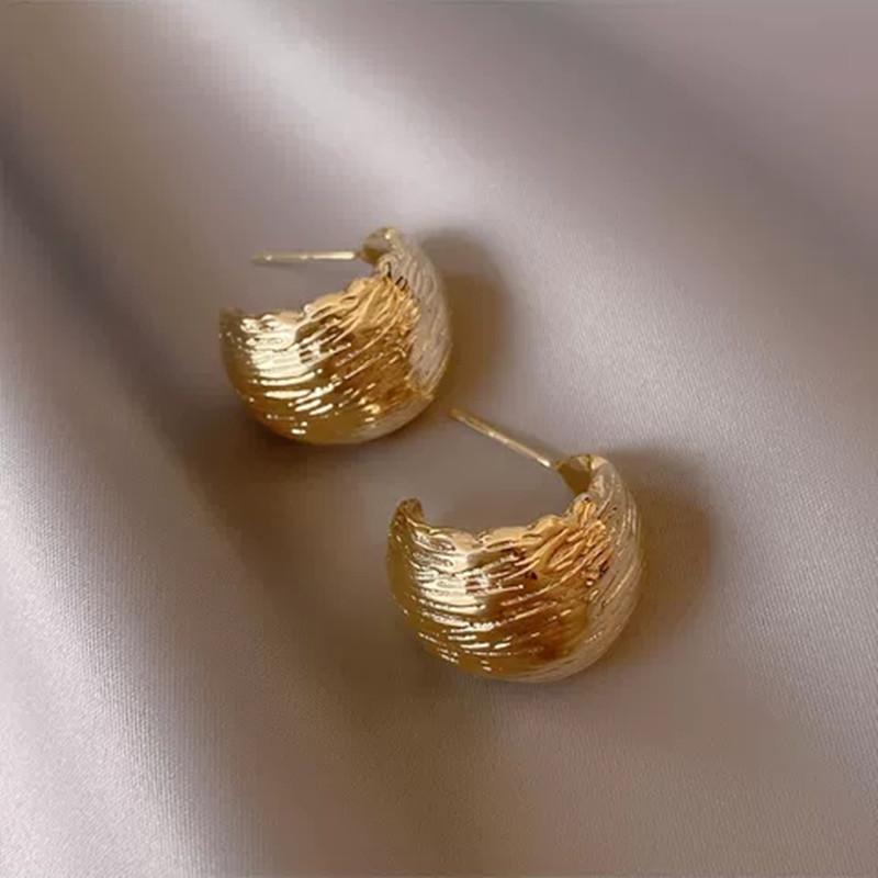 Wide-Faced Half-Curved Earrings Trendy Fashion Hong Kong Style Stud Earrings Silver Needle Earrings For Women