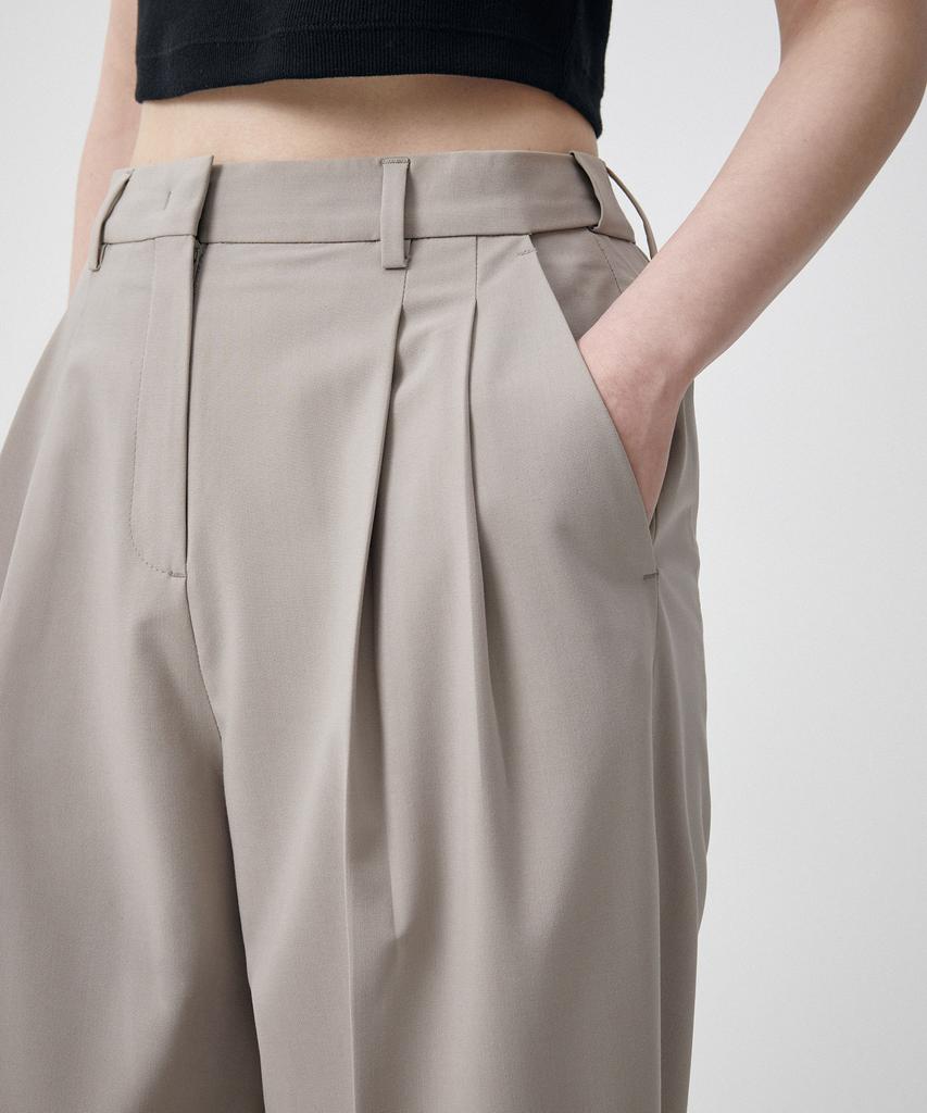 MUSINSA STANDARD WOMAN [Cooltandard] Women'S Semi-Balloon Hidden Banding Slacks [Light Beige]