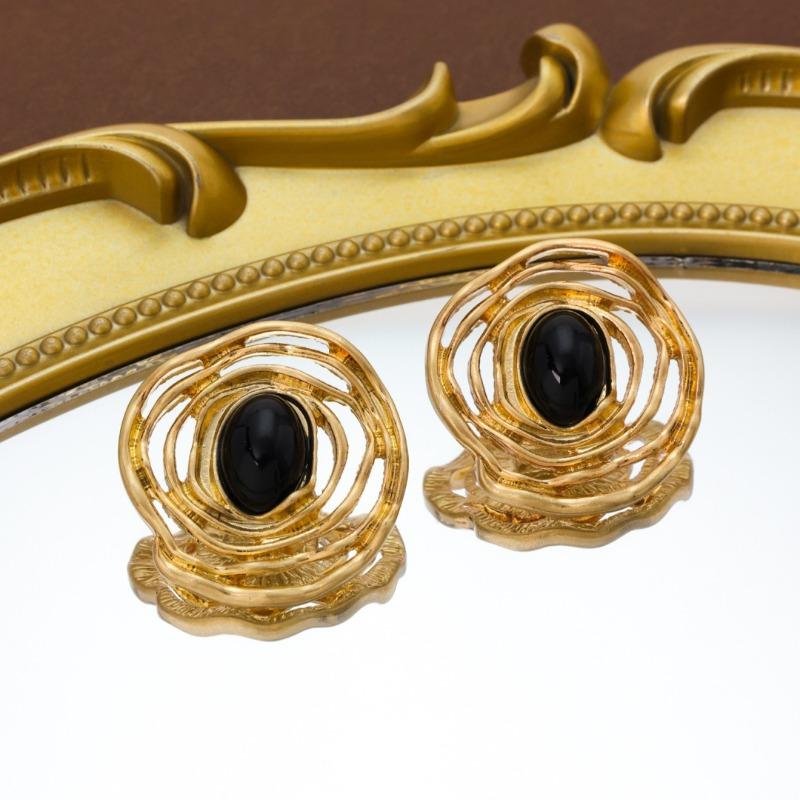 Hollow Round Earrings Women's Gold Retro Stud Earrings Light Luxury High-end Earrings Temperament Exaggerated Earrings